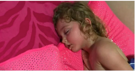 Daughter refuses to wake up from quick nap: When mom turns her around she understands horrid truth￼