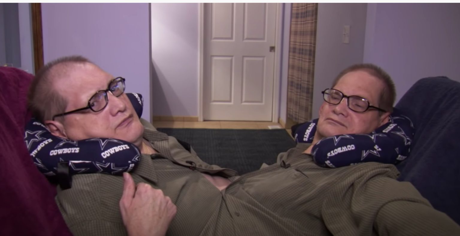 Remembering Ronnie and Donnie: The World’s Oldest Conjoined Twins Who Died at 68