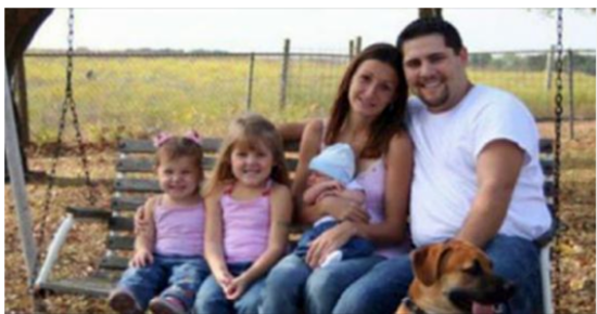 Can you spot the creepy detail in this photo that’s freaking everyone out?