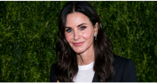 Courteney Cox is naturally beautiful, and she isn’t afraid to go au naturel from time to time