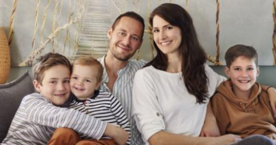 Father’s Middle Son Doesn’t Look Enough like Him So He Does a DNA Test on the Boy