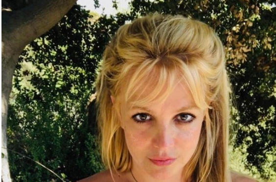 The provocative dancing videos of Spears resulted in mixed reactions