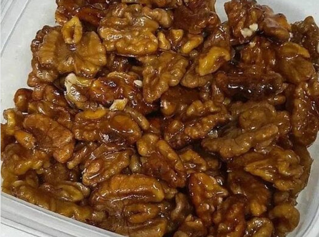 5 MINUTE CARAMEL WALNUTS