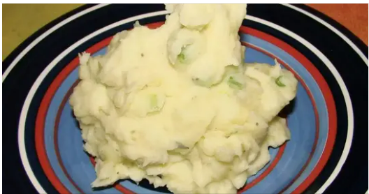 The Reason Behind Not Boiling Mashed Potatoes in Water