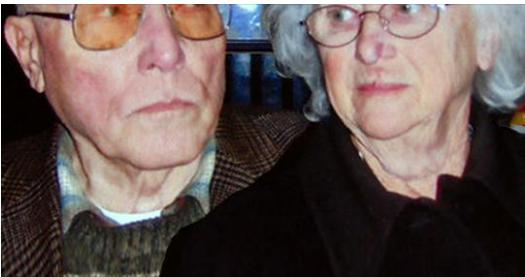 Elderly Couple Divorces after 53 Years of Marriage, Later Man Sees Ex-wife Dating in Cafe