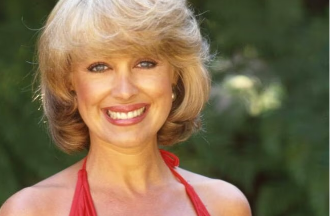 “AGELESS APPEAL: CELEBRATING THE ALLURE OF THE SEXY OLDER WOMAN”